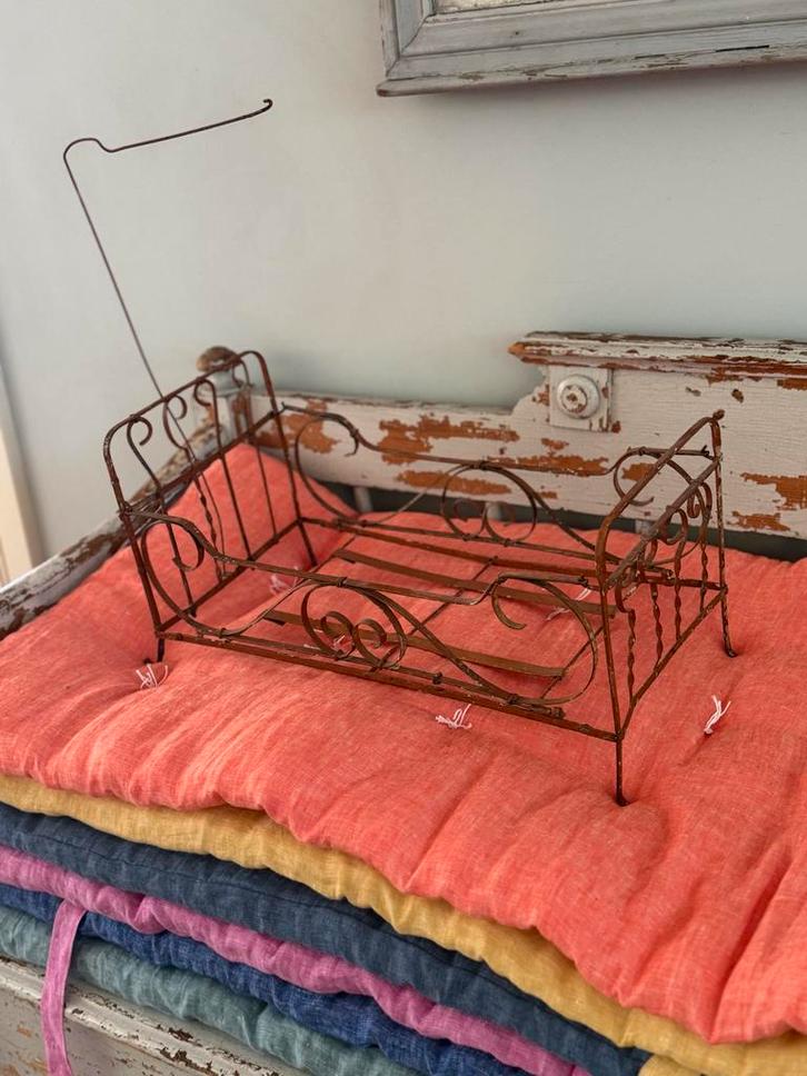 Antiek Victoriaans Poppenbedje Handgemaakt Speelgoedbedje, Antiek en Kunst, Antiek | Speelgoed, Ophalen