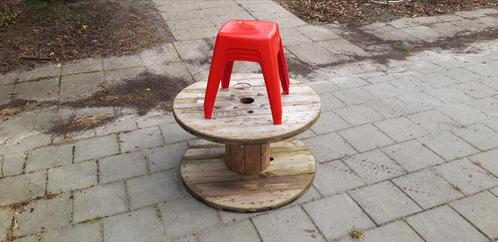 Ronde tafel met krukken tuin, Huis en Inrichting, Krukjes, Gebruikt, Hout, Ophalen of Verzenden