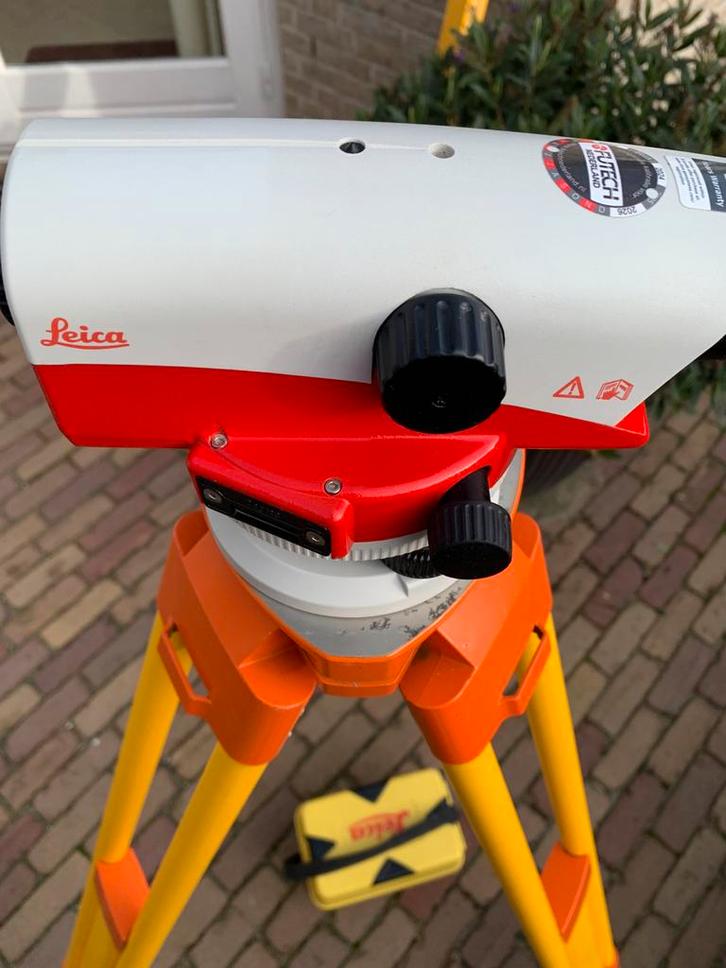 Waterpastoestel / instrument LEICA NA724, baak en statief, Doe-het-zelf en Verbouw, Meetapparatuur, Zo goed als nieuw, Ophalen