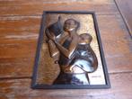 Vintage koper geslagen Afrikaanse vrouw met baby