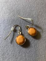 Oranje oorbellen, Ophalen of Verzenden, Zo goed als nieuw, Oranje, Overige materialen