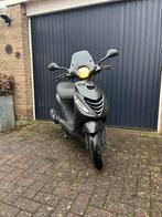 Piaggio zip 50cc 4t, Fietsen en Brommers, Snorfietsen en Snorscooters, Piaggio, Ophalen of Verzenden, Zo goed als nieuw, Benzine