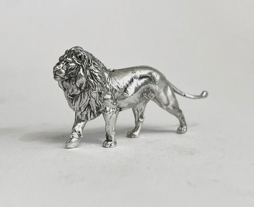 Massief zilveren miniatuur Leeuw, Antiek en Kunst, Antiek | Goud en Zilver, Zilver, Ophalen of Verzenden