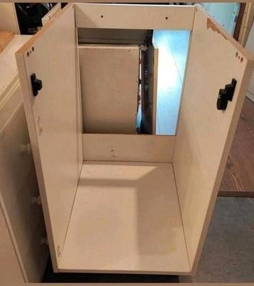Kitchen sink cabinet / Gootsteenkast keuken beschikbaar voor biedingen