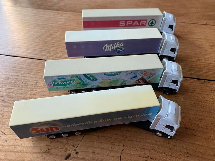Miniatuur Vrachtwagen met Opleggers - Diverse Merken, Hobby en Vrije tijd, Modelbouw | Auto's en Voertuigen, Gebruikt, Truck, 1:50 of kleiner