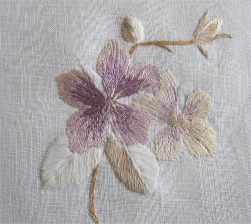 Kleine antieke kleedjes, onderzetters, geborduurde bloemen, Antiek en Kunst, Curiosa en Brocante, Ophalen of Verzenden