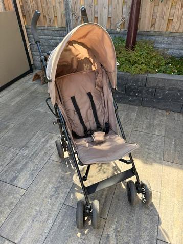 Beige buggy beschikbaar voor biedingen