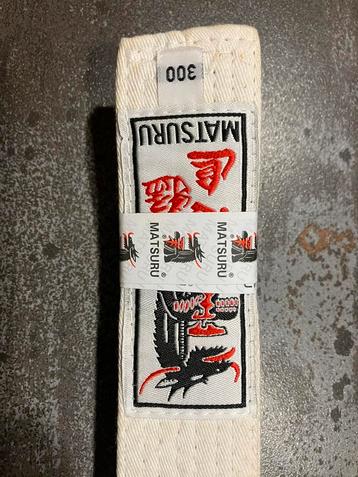 Witte band beschikbaar voor biedingen