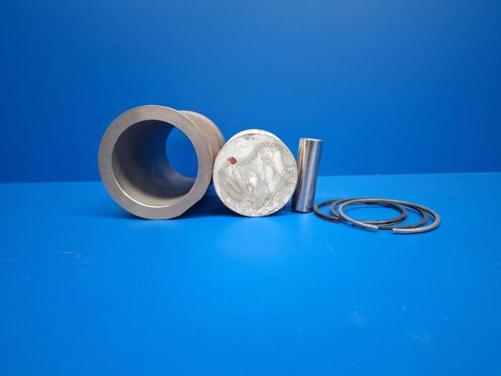 Zuigers + Bussen Ø58.5mm – Renault 16 (1470–1565cc) 4 stuks, Auto-onderdelen, Motor en Toebehoren, Renault, Nieuw, Ophalen of Verzenden