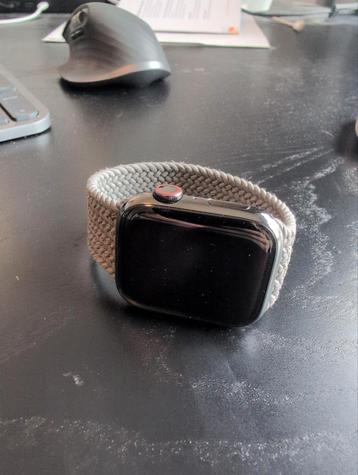 Apple Watch 9 5G - 45mm Stainless Steel beschikbaar voor biedingen