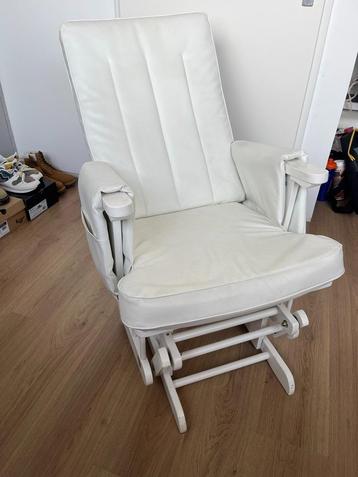 Gliding chair plus voetenbank (schommelstoel) beschikbaar voor biedingen