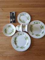 Royal Albert January flower, Huis en Inrichting, Keuken | Servies, Ophalen, Zo goed als nieuw, Overige stijlen, Kop(pen) en/of Schotel(s)