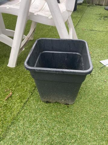 50 Bloempotten plastic - ca. 15 liter beschikbaar voor biedingen