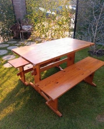 2 zitbanken, 1 tafel, pinewood, retrostijl, Deens beschikbaar voor biedingen