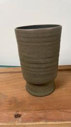 Lucie q Bakker groene vaas, Tuin en Terras, Bloempotten, Rond, Ophalen of Verzenden, Zo goed als nieuw, Aardewerk