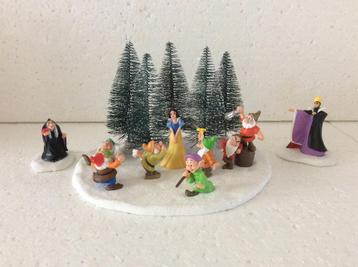 Disney sneeuwwitje en de 7 dwergen - beeldjes - kerstdorp beschikbaar voor biedingen