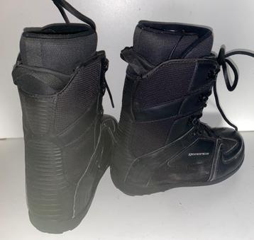 snowboard schoenen met vetersluiting mt 42 beschikbaar voor biedingen