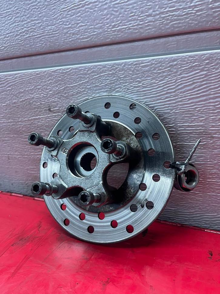 Naaf / Achterwielnaaf compleet 50/70cc Gilera Runner, Fietsen en Brommers, Brommeronderdelen | Algemeen, Gebruikt, Blok, Ophalen of Verzenden