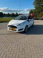 Ford Fiësta 1.0 74KW/100PK 5D 2014 Wit, Auto's, Voorwielaandrijving, Zwart, Parkeersensor, Origineel Nederlands