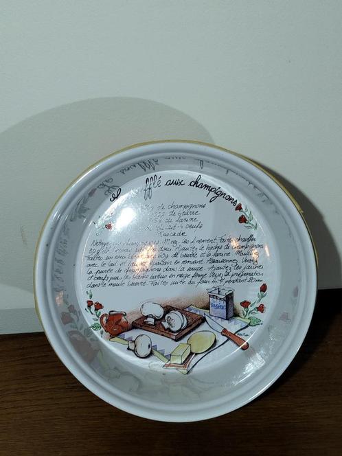 Franse Soufflé-pot met recept “le Soufflé aux Champignons”, Huis en Inrichting, Keuken | Potten en Pannen, Gebruikt, Overige typen