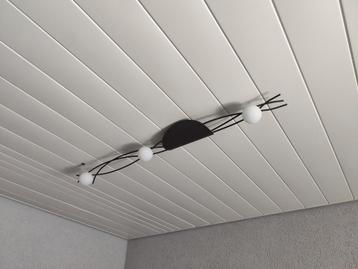 Plafondlamp beschikbaar voor biedingen