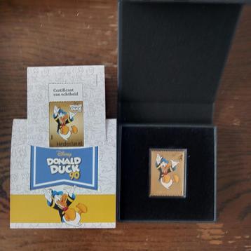 Iconische gouden postzegel Donald Duck 90 beschikbaar voor biedingen