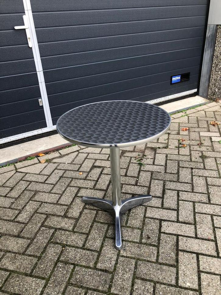 6x Gebruikte Terras Tafels Metaal - Rond, Huis en Inrichting, Tafels | Statafels, Gebruikt, Ophalen