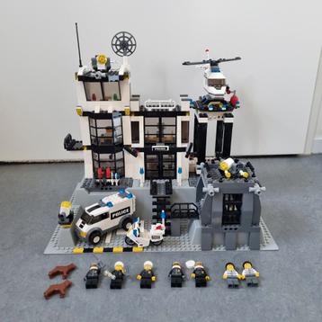Lego 7237 Politiebureau  beschikbaar voor biedingen