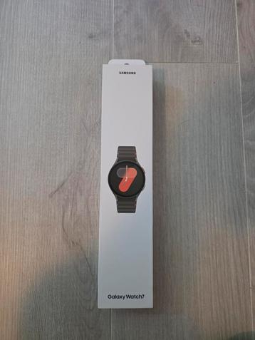 Samsung Galaxy watch 7 nieuw in doos. beschikbaar voor biedingen
