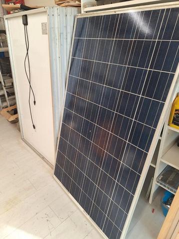 12 zonnepanelen met sunnyboy omvormer. 
 beschikbaar voor biedingen