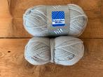 Hit Schoeller Wolle 2 bollen lichtgrijs, Hobby en Vrije tijd, Breien en Haken, Ophalen of Verzenden, Nieuw, Breien of Haken, Wol of Garen