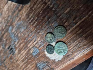 Lot kleine romeinse muntjes beschikbaar voor biedingen