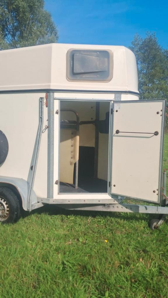 Te koop  2 paards trailer, Dieren en Toebehoren, Paarden en Pony's | Trailers en Aanhangwagens, Zo goed als nieuw, Ophalen of Verzenden