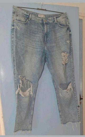 NIEUWE ORGINELE DEMIN &CO DAMES MERK JEANS
MAAT 48
KLEUR LIC beschikbaar voor biedingen