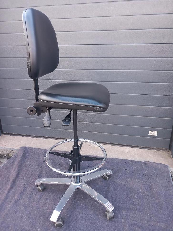 Hoge lederen werk /stuurstoel met voetring, Huis en Inrichting, Bureaustoelen, Gebruikt, Bureaustoel, Zwart, Ergonomisch, Ophalen