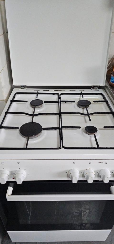 ETNA gasfornuis met oven IZGS TK aangeboden, Witgoed en Apparatuur, Fornuizen, Zo goed als nieuw, Vrijstaand, Gas, 4 kookzones