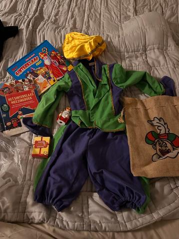 Compleet Sinterklaas Pakket: Pietenpak, Boeken, Spel beschikbaar voor biedingen
