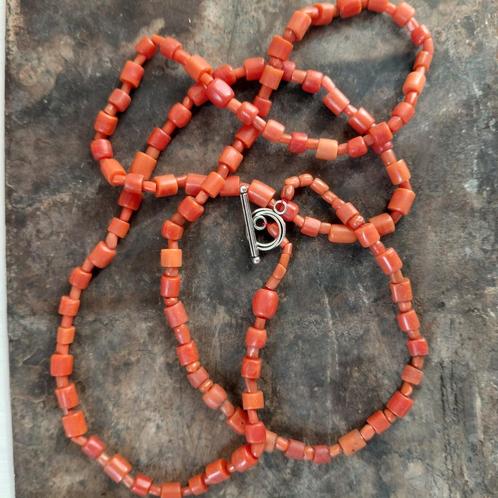 antiek bloedkoraal ketting,88 cm,zilver slotje, Sieraden, Tassen en Uiterlijk, Antieke sieraden, Ketting, Zilver, Verzenden