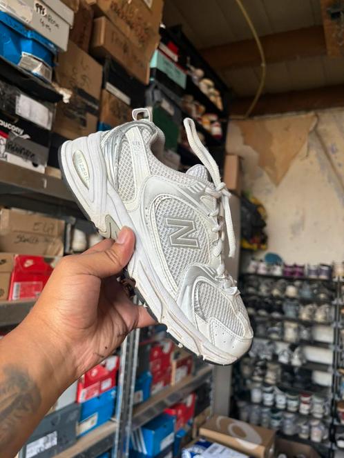 New Balance 530 Munsell White 37.5, Kleding | Dames, Schoenen, Zo goed als nieuw, Sneakers of Gympen, Wit, Ophalen of Verzenden