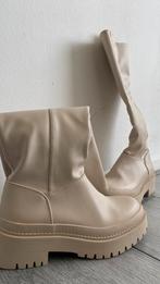 Bershka ladies leather cream knee high Boots, Kleding | Dames, Schoenen, Nieuw, Snowboots, Beige, Ophalen of Verzenden