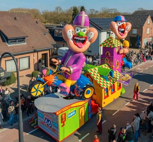 Prijswinnende carnavalswagen thema "pas-stoër", Hobby en Vrije tijd, Feestartikelen, Zo goed als nieuw, Overige typen, Carnaval