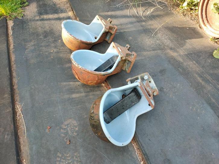 Brouwers drinkbak zelfdrinker waterbak onderdelen ventiel, Dieren en Toebehoren, Stalling en Weidegang, Toebehoren