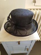 De Schatkast, mooie zwarte hoed met krulstrik, Kleding | Dames, Hoeden en Petten, Ophalen of Verzenden, Hoed, Zo goed als nieuw