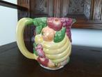 Vintage grote nieuwe majolica kan fruitmotief banaan handvat, Antiek en Kunst, Ophalen of Verzenden