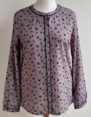 G-maxx grijze blouse met zwarte vogels mt. L beschikbaar voor biedingen