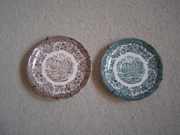 2 wandbordjes van Avon Scenes Royal Worcester beschikbaar voor biedingen