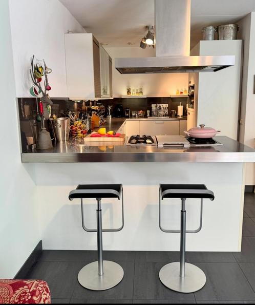 2 LEM LAPALMA barkrukken in nieuwstaat, Huis en Inrichting, Barkrukken, Zo goed als nieuw, 60 tot 90 cm, Kunststof, Metaal, 2 krukken