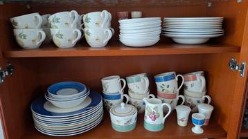 Servies delen van Wedgwood Sarah Garden. Meld me wat u zoekt beschikbaar voor biedingen