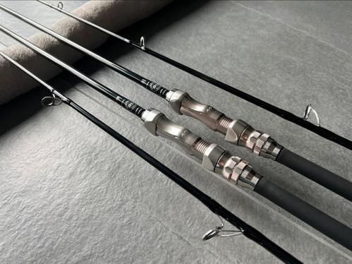 2 x Bart Bakker Baton Black Custom 10ft 3lbs ZGAN!, Watersport en Boten, Hengelsport | Karpervissen, Zo goed als nieuw, Complete set