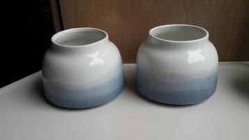 2 decoratieve vazen / potjes beschikbaar voor biedingen